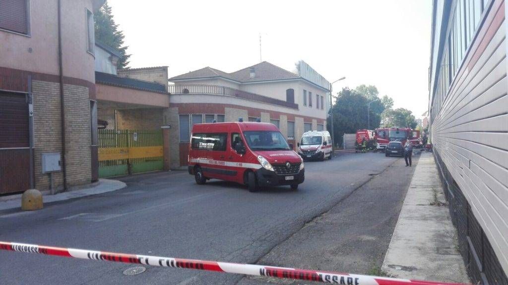Incendio di notte a Senago: aria irrespirabile in zona img 8217 1 1024x576