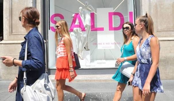 Saldi estivi a Milano e in Lombardia: quando iniziano a luglio 2022? saldi estivi lombardia