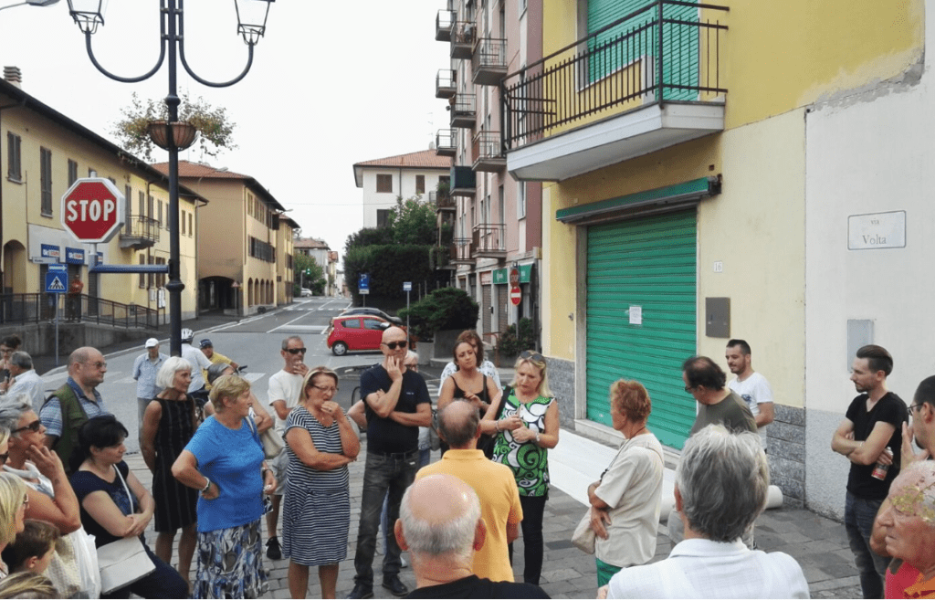 Lazzate, movimenti ‘sospetti’ davanti alla casa dei profughi: i cittadini di nuovo in strada lazzate 1024x657