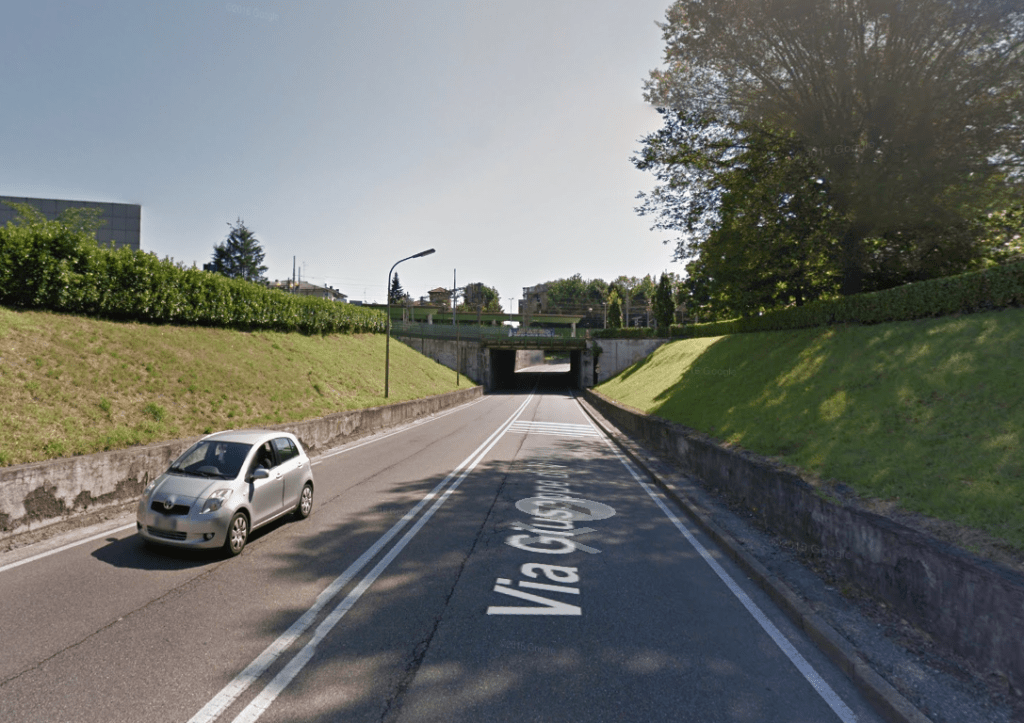 Novate, pericolo crolli dal ponte: chiuso il sottopasso ferroviario di via Di Vittorio via di vittorio novate 1024x723