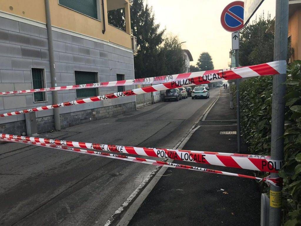 Paderno, auto trancia un tubo del gas: forte odore e area off-limits gas paderno 1024x768