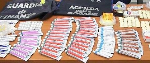 La Finanza blocca in aeroporto 4000 confezioni di anabolizzanti vietati e pericolosi anabolizzanti