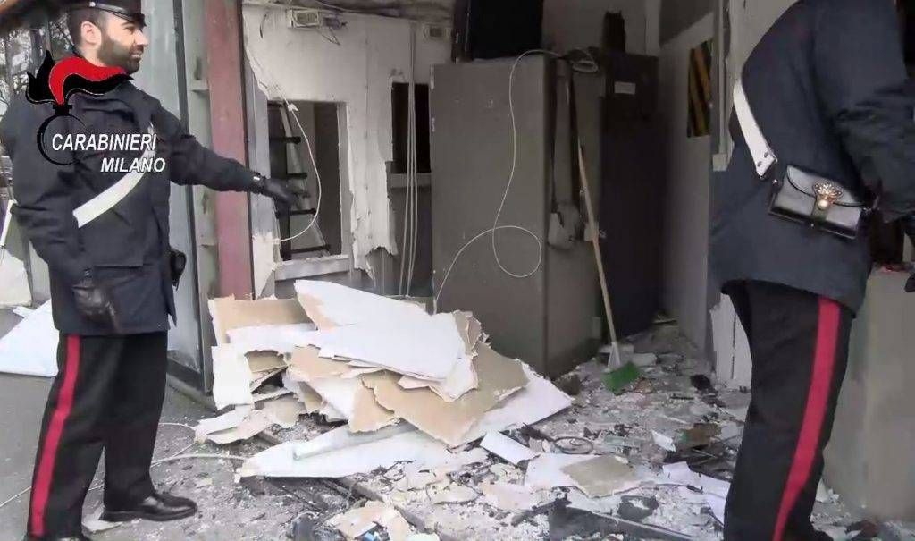 carabinieri bancomat