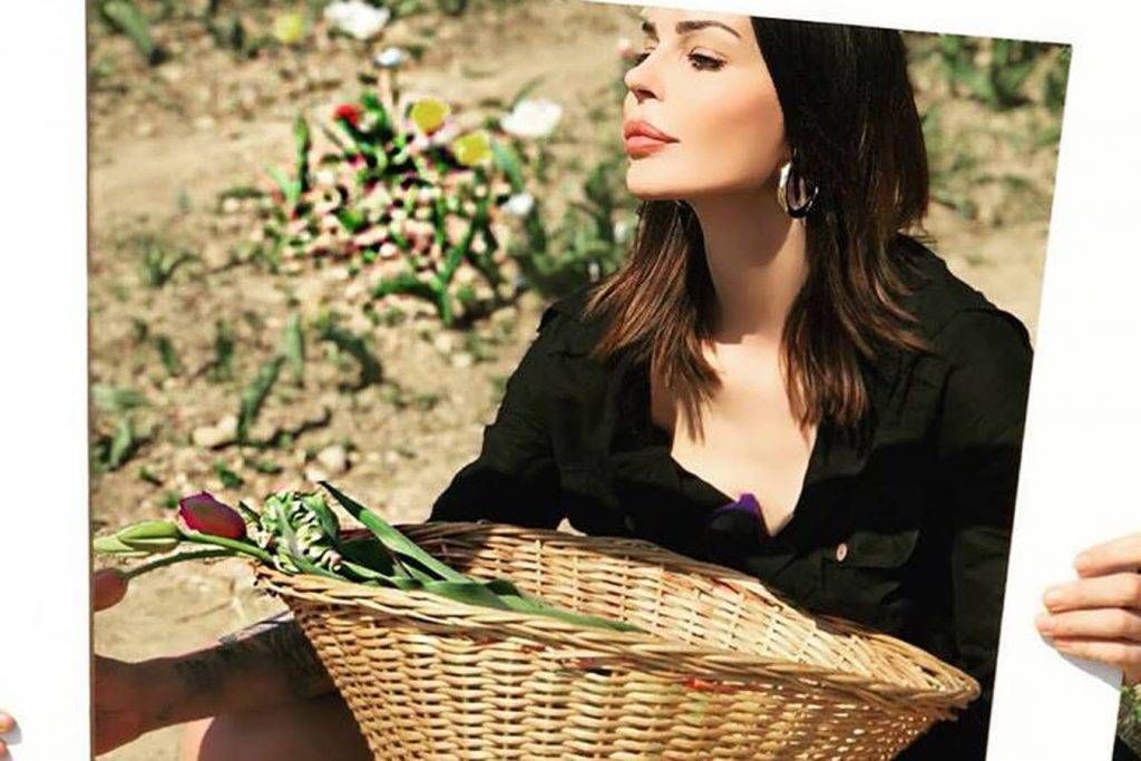 Sorpresa, tra i tulipani di Cornaredo spunta anche Nina Moric nina moric tulipani cornaredo 1024x683