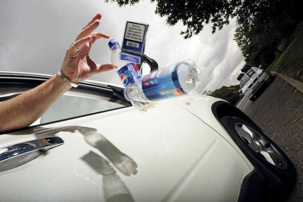 Multe a chi getta rifiuti dai finestrini, un altro giro di vite a Garbagnate rifiuti garbagnate multe 1024x683