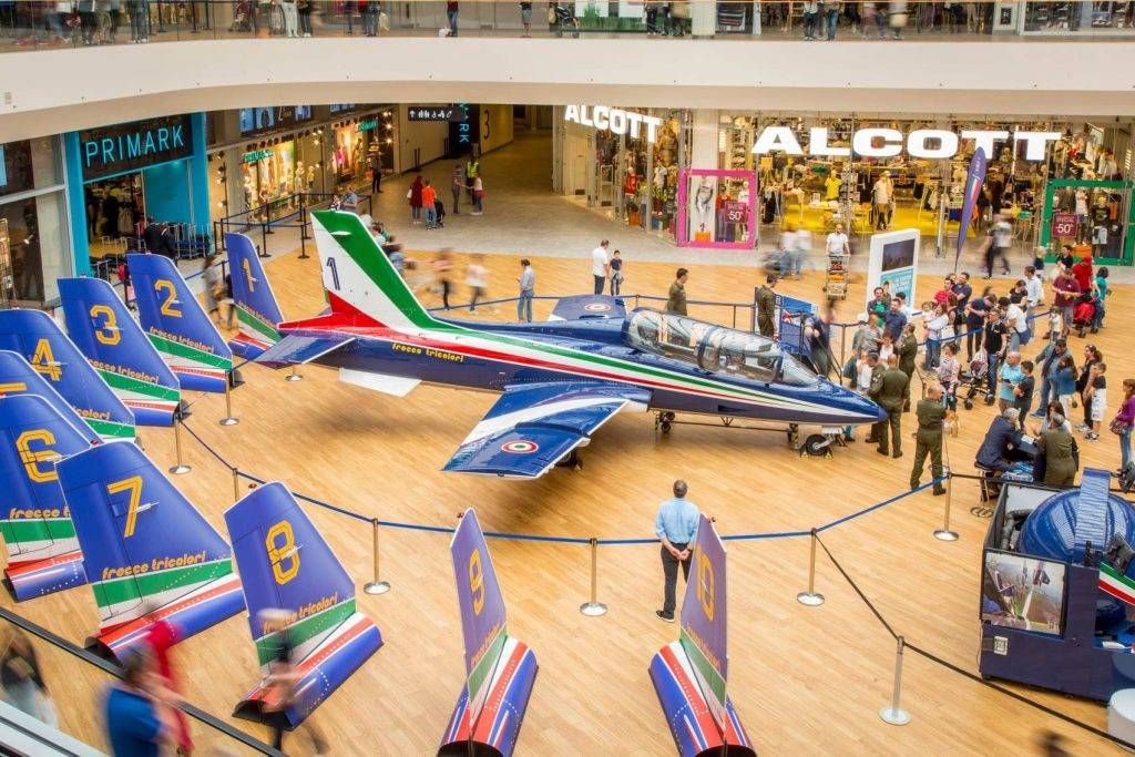 Cinema all’aperto e motori, Grand Prix a La Pista de Il Centro di Arese aeronautica centro arese 1024x683