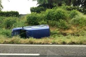 auto ribaltata milano meda 300x200