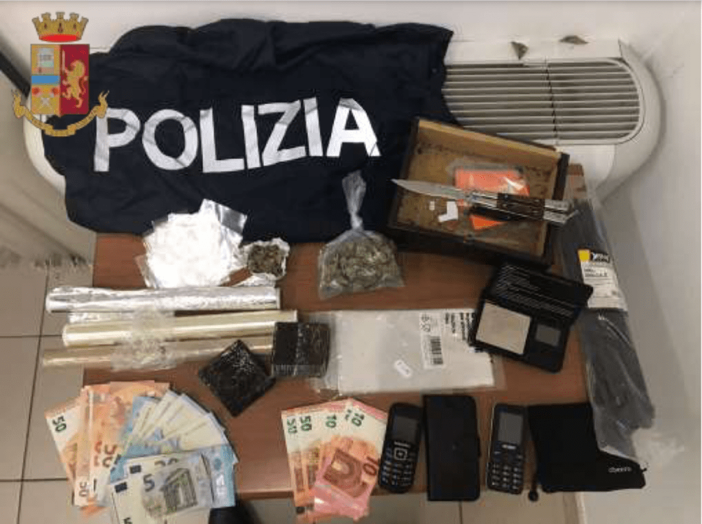 Baranzate, spaccio di droga: due spacciatori arrestati dalla Polizia di Stato polizia baranzate arresto spaccio 1024x765