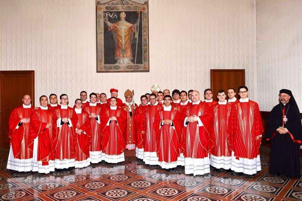 L’arcivescovo Delpini ha ordinato i nuovi preti di Bollate, Garbagnate, Senago, Uboldo e Varedo sacerdoti delpini 1024x683