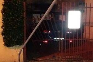 bollate auto cancello 300x200