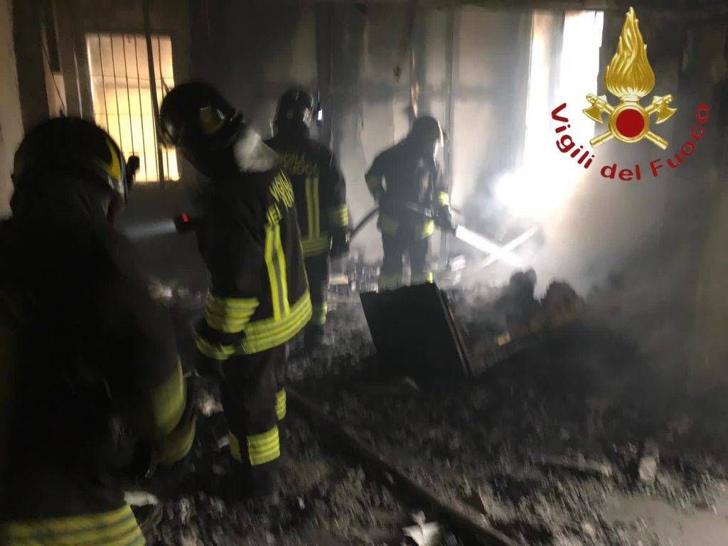 Mozzate, fiamme in un vecchio ristorante dismesso WhatsApp Image 2018 10 30 at 12.04.37 1024x768