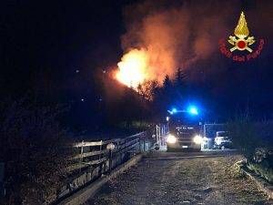 vigili del fuoco incendio bosco Martica