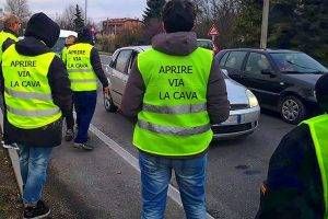 gilet gialli bollate 300x200