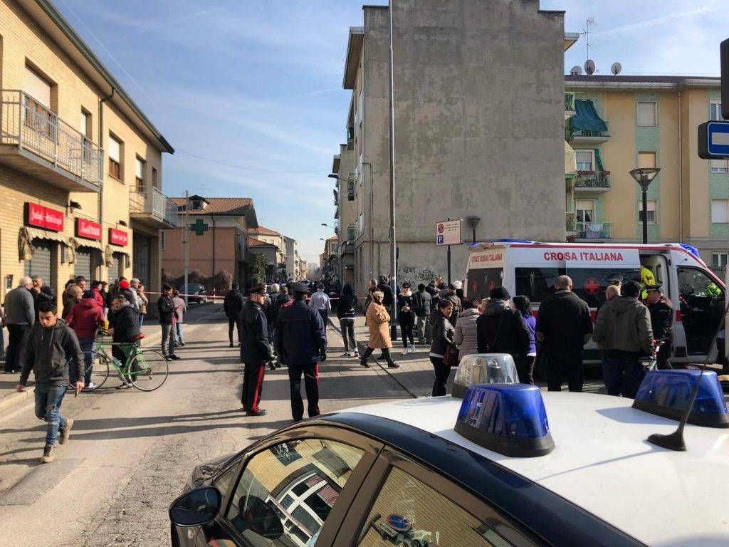 Limbiate, sparatoria in strada dopo lite familiare: due feriti limbiate sparatoria 1024x768