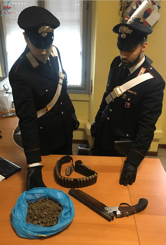 Arrestato per spaccio: sequestrano anche un fucile Immagine