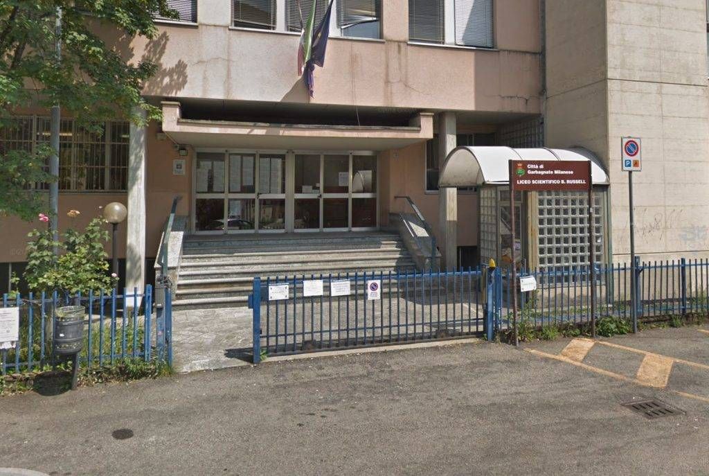 Crollo a scuola mentre sono in corso gli esami di maturità russell 1024x687