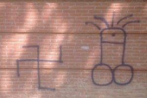 graffito cusano svastica 300x200