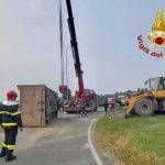 tragedia sfiorata camion ribaltato