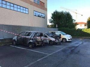 senago auto incendiate 300x225