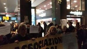 pendolari protesta cadorna desso basta 300x169