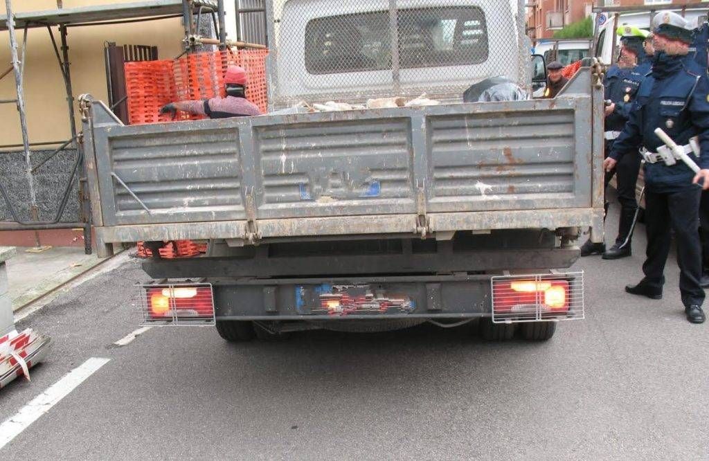 paderno camion macerie polizia locale 1024x666