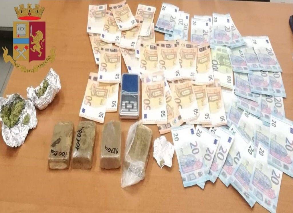 Panetti di droga nascosti in una cantina altrui, arrestato 27enne a Quarto Oggiaro Polizia Panetti