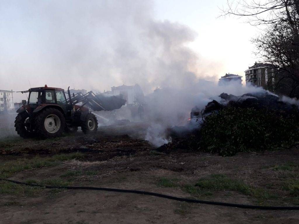 Fumo alto da Caronno, c’è un incendio? No, bruciano sterpaglie | FOTO WhatsApp Image 2020 02 28 at 18.41.51 2 1024x768