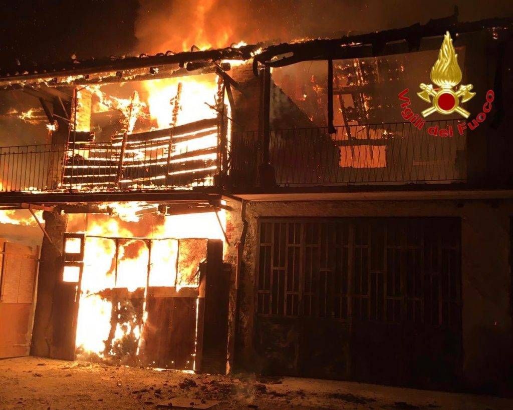 WhatsApp Image 2020 04 01 at 00.10.20 1024x819