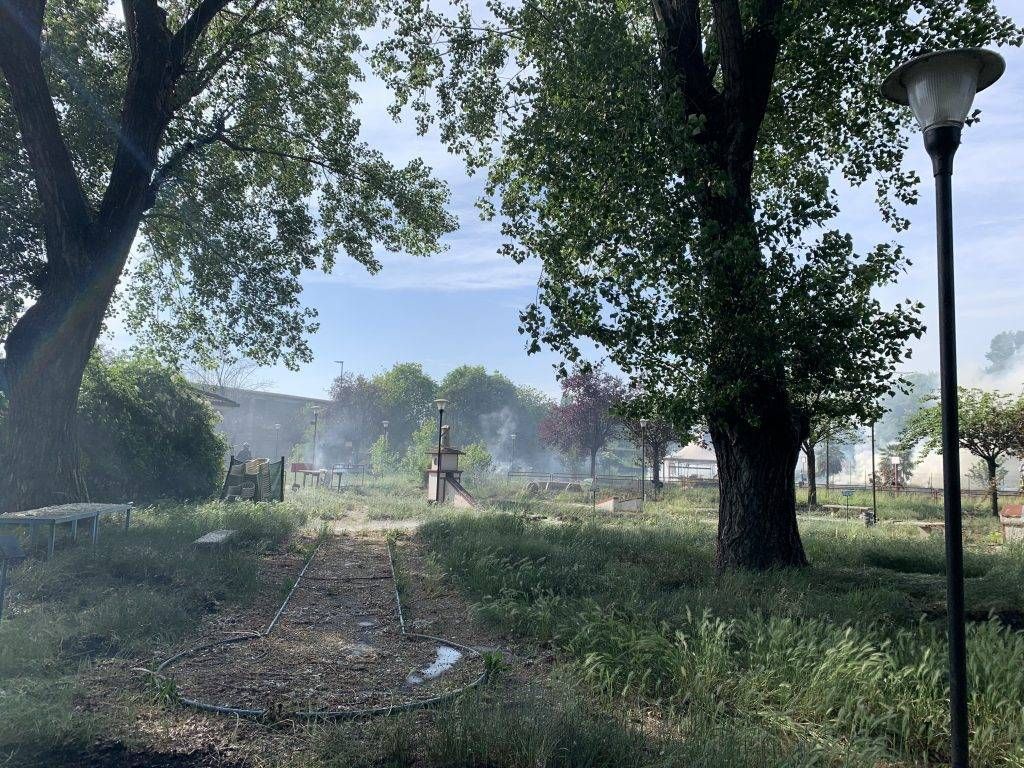 Paderno, incendio al minigolf: bruciano sterpaglie e cassoni dei rifiuti D35BC556 7642 48CE 979C 63D3878ABAF8 1024x768