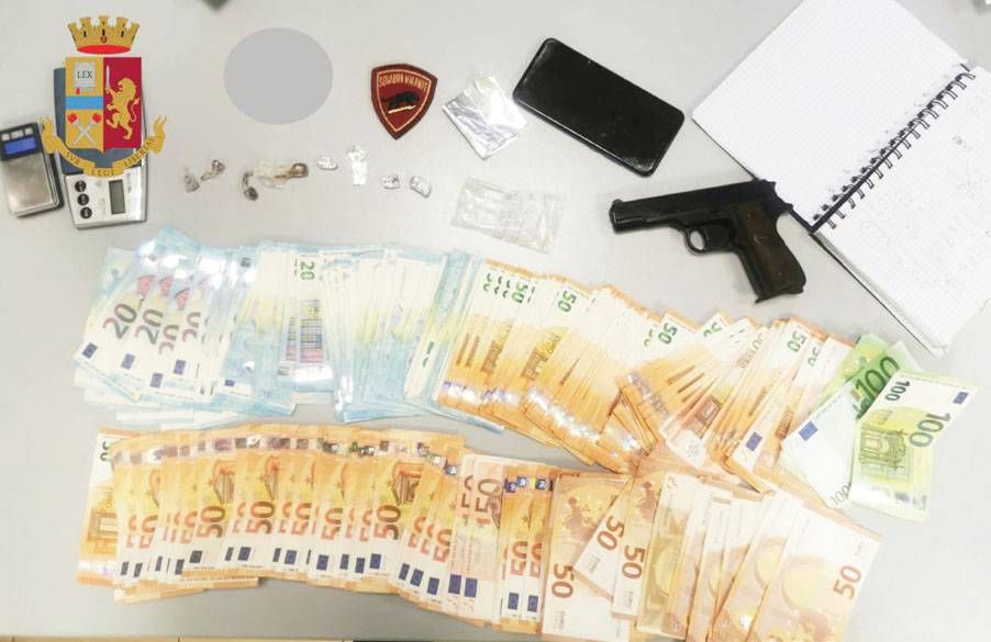 Baranzate: per spacciare utilizzava un ignaro “rider” baranzate rider