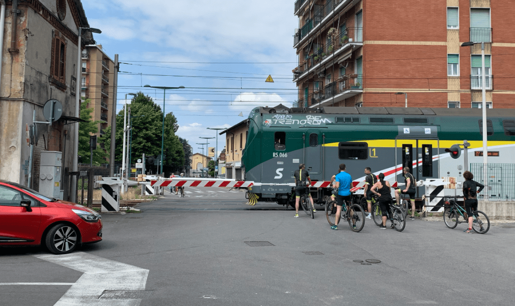 passaggio livello paderno