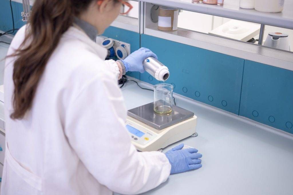 Dai pomodori e dal riso nascono cosmetici: la Roelmi Hpc di Origgio vince bando regionale ROELMI HPC Laboratori 3 1024x683