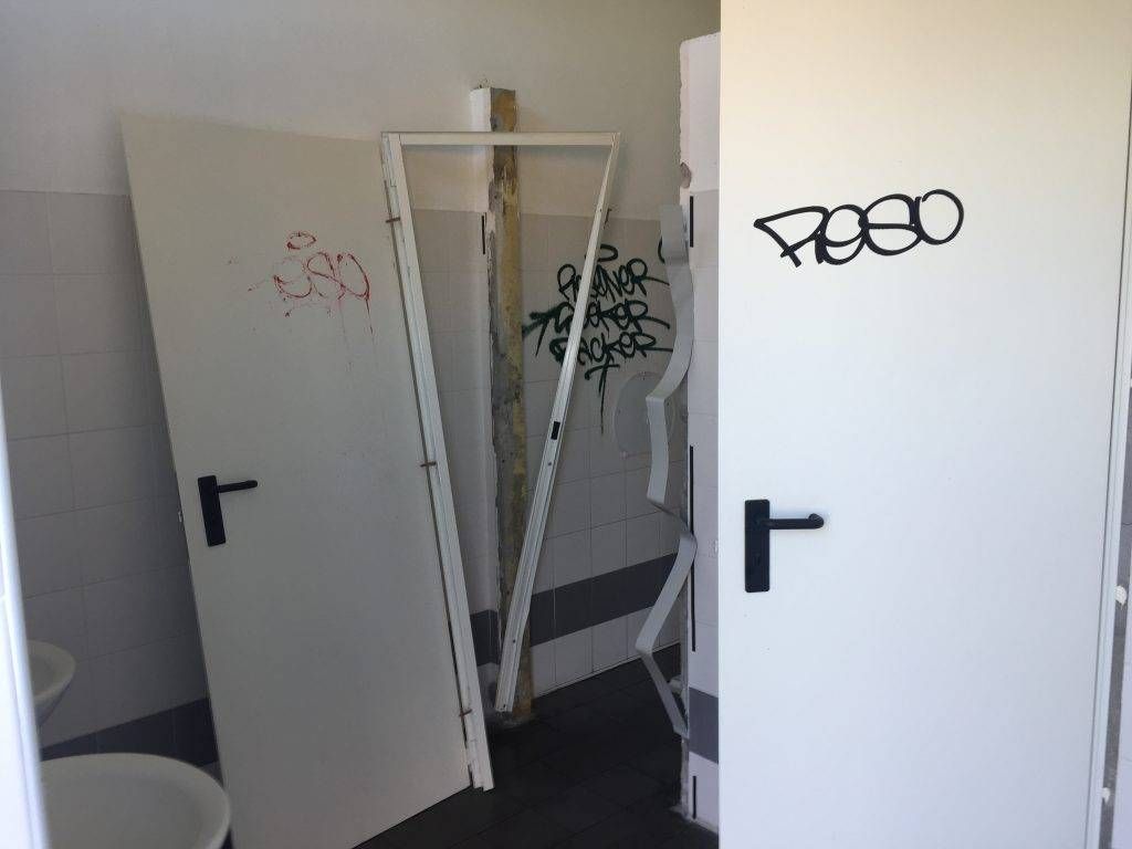 Paderno, troppi vandalismi al centro sportivo: multe e chiusura cancelli toti vandalismo paderno 1024x768