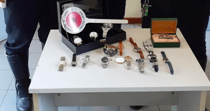 Cormano: commercio abusivo, 3mila euro di multa e sequestro di 15 orologi unnamed