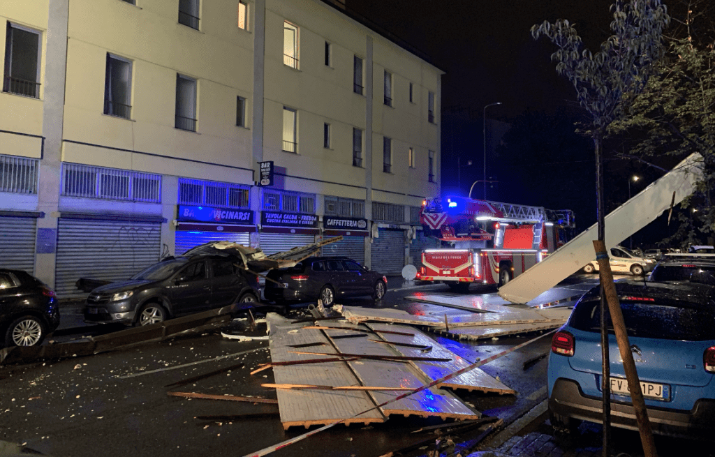Nubifragio su Milano, scoperchiato il centro geriatrico di Quarto Oggiaro | FOTO centro quarto oggiaro 2 1024x655