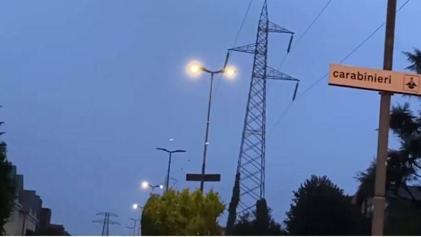 Gerenzano: a 7 mesi dalle grandinate, si riparano i lampioni Bollate lampioni