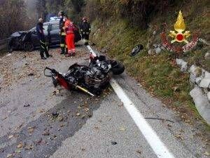 20201105 incidente sormano auto moto 1 300x225