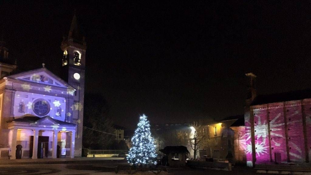 Sfida al Covid, commercianti e Comuni del Saronnese lanciano l’iniziativa “Illumina il Natale” illuminazione natale 1024x576