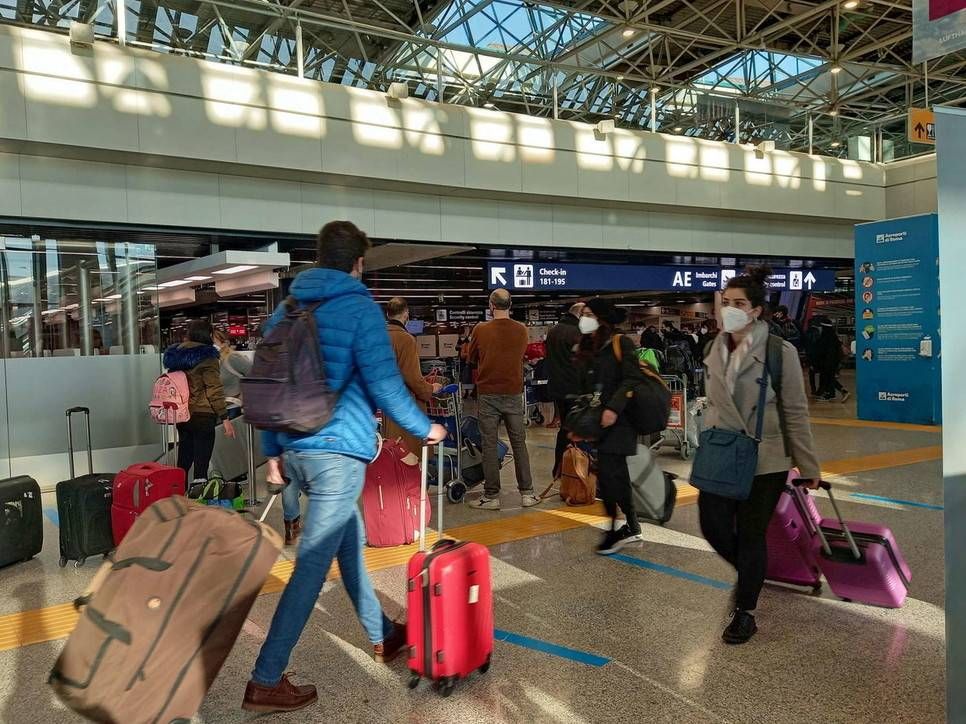 Milano, in 200mila pronti alla partenza: code in stazione e negli aeroporti 123121762 780139b2 9221 4043 9a3b bb63727fbaa7