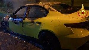 limbiate auto incendio