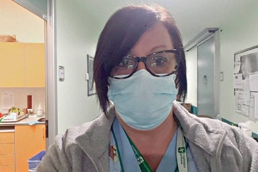 Vaccino Covid, il Vax Day inizia da Lazzate. Adele tra i primi vaccinati in Lombardia: “Spero di essere d’esempio” Oss Niguarda 638x425 1