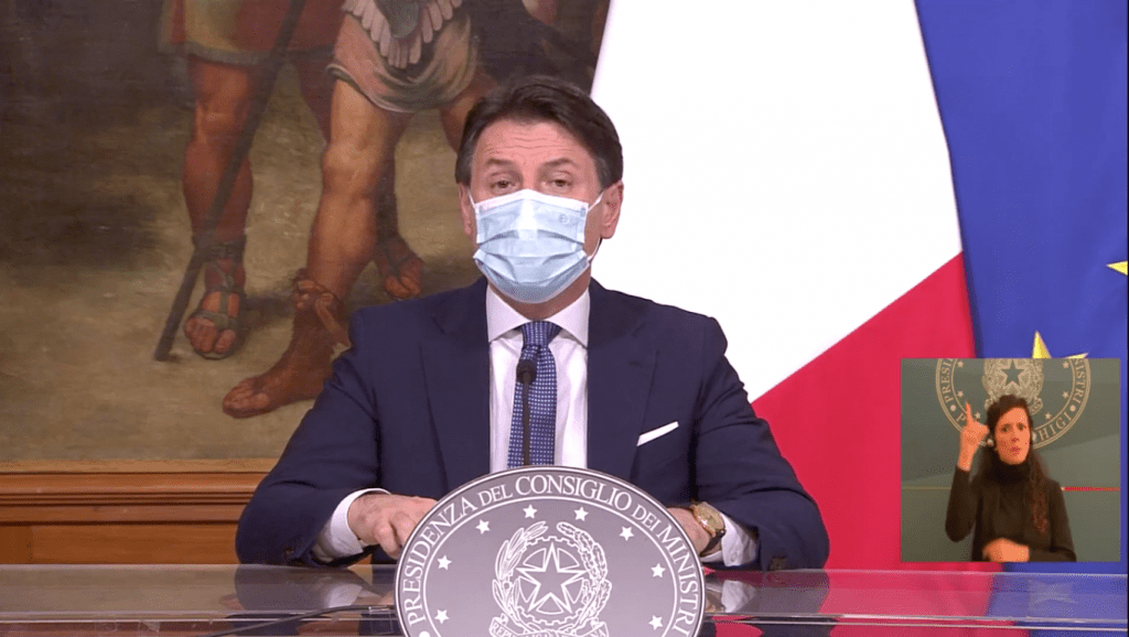 Italia zona rossa a Natale e Capodanno. Conte: “Consentite visite in famiglia” conte 1024x578