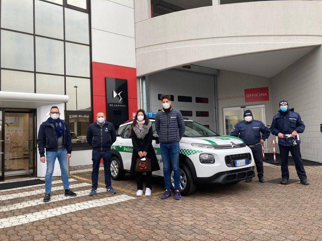 Solaro, nuove auto e attrezzature per la Polizia Locale e la Protezione Civile polizia locale auto 1024x768