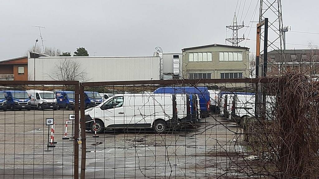 A Uboldo apre parcheggio per i corrieri Amazon, residenti in rivolta 20210106 110410 1024x576