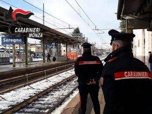 carabinieri treno seregno