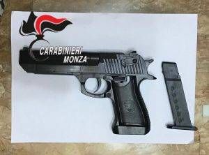 carabinieri pistola