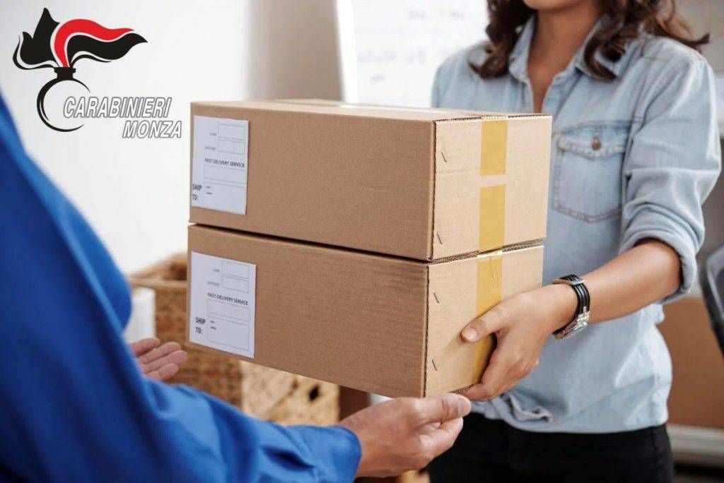 Prestanome per acquisti online con carte clonate: denunciato un 18enne a Vimercate corriere pacchi