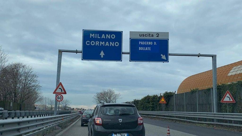 Code sulla Milano-Meda per la chiusura del tratto di Rho-Monza tra Paderno e Bollate Milano-Meda Rho-Monza