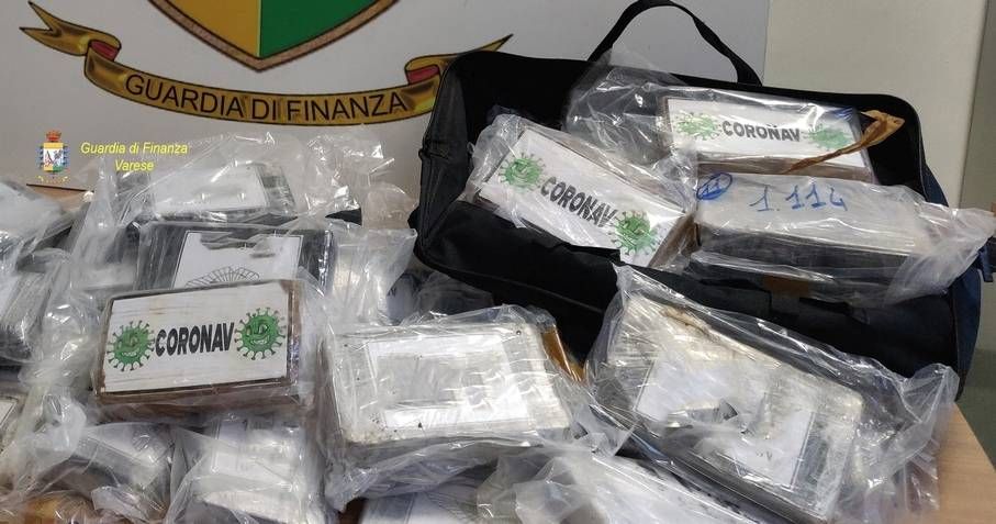 Vedano Olona, corriere della droga fermato dalla Finanza con 55 kg di cocaina cocaina finanza