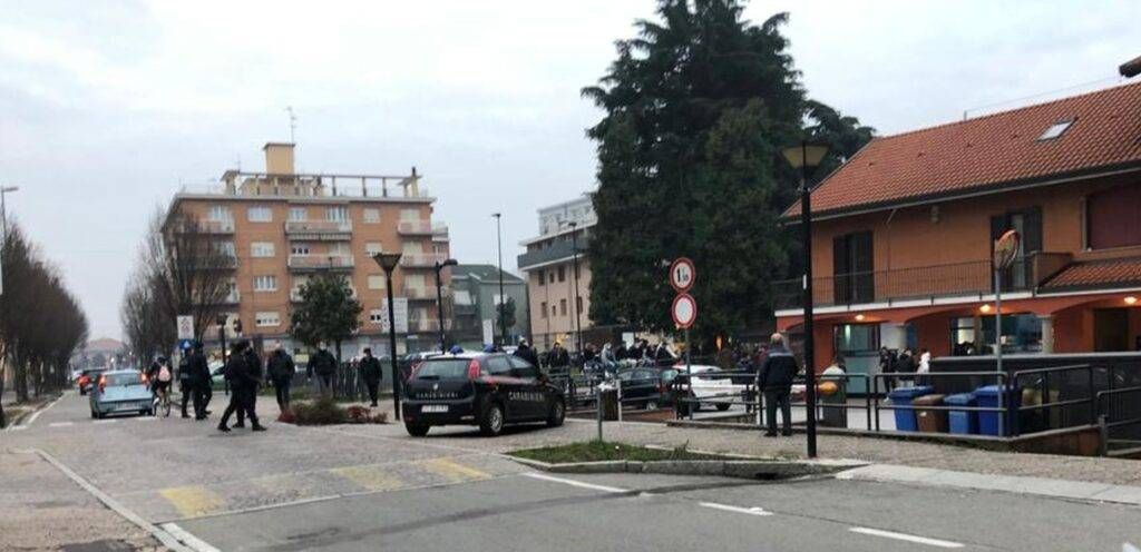 Limbiate carabinieri bar